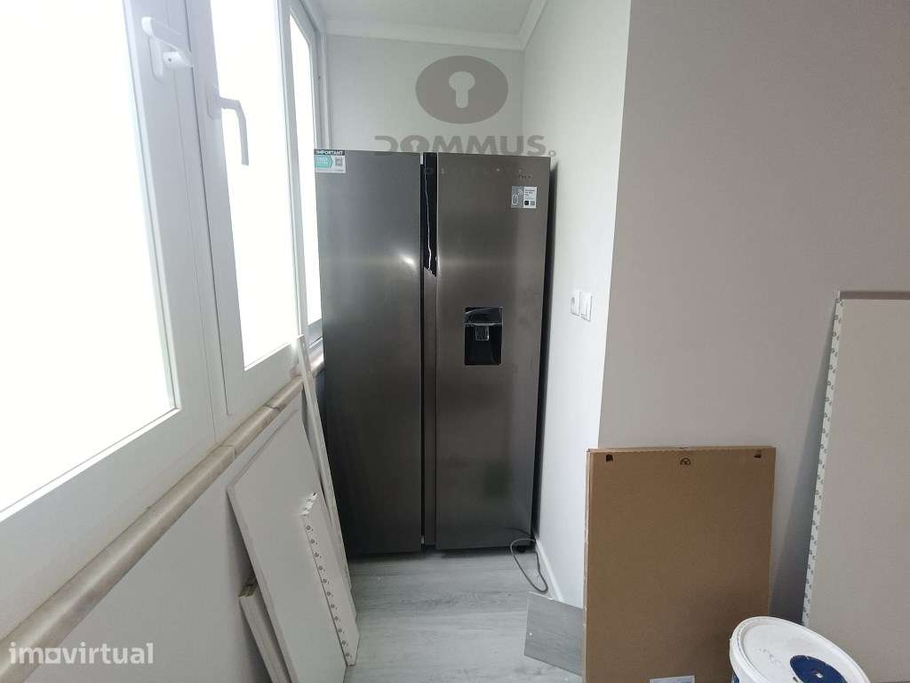 Apartamento T2 Totalmente Remodelado em Benfica - Grande imagem: 4/17