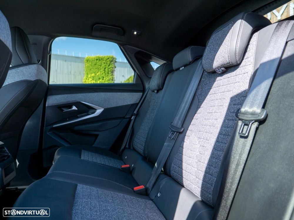 Peugeot E-3008 73 kWh Allure - 26