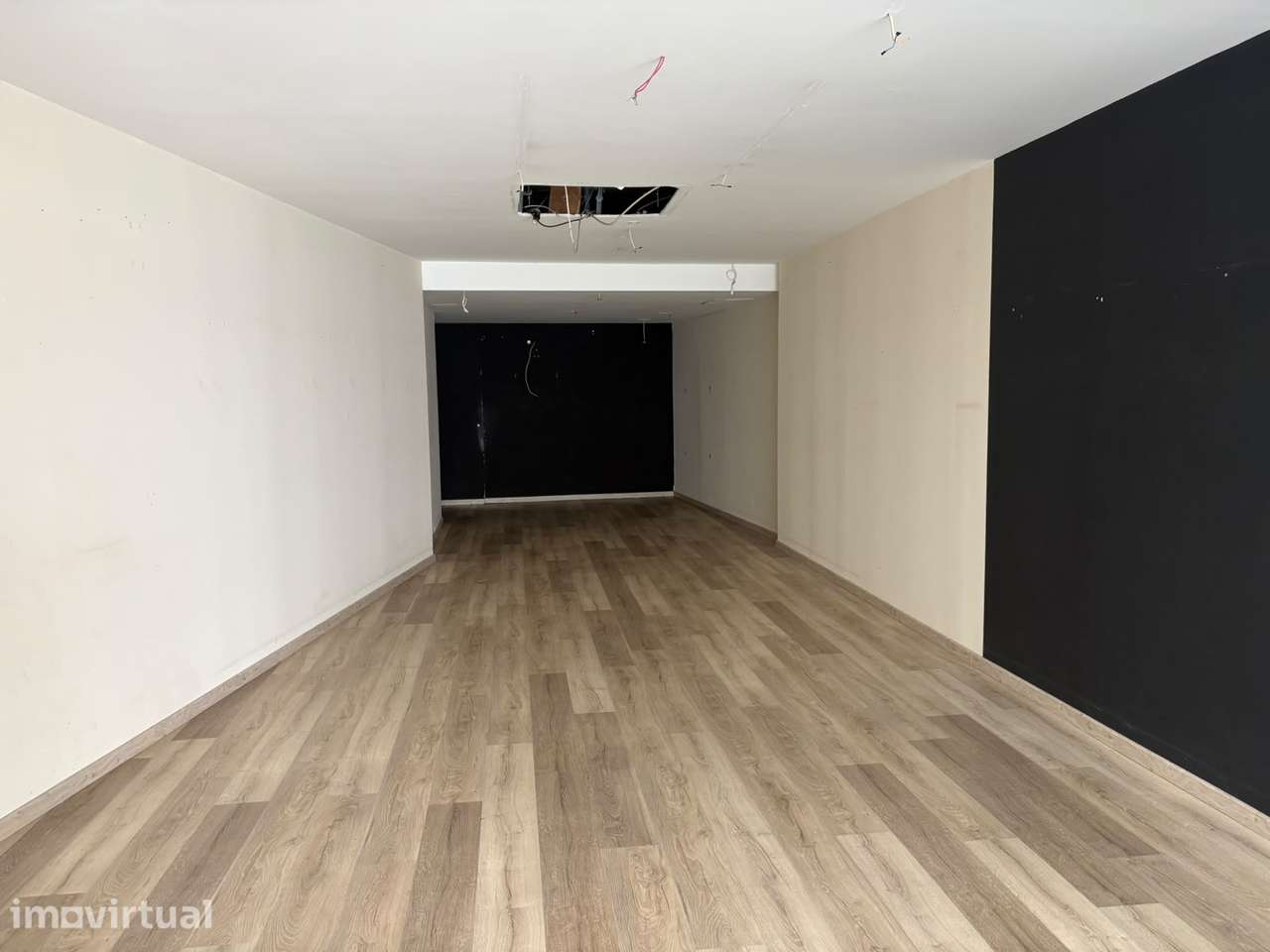 Imóvel comercial no rés do chão em Abrantes - Grande imagem: 3/7