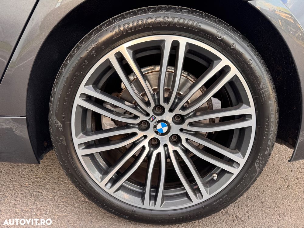 BMW Seria 5 520d Aut. M Sport Edition - 19