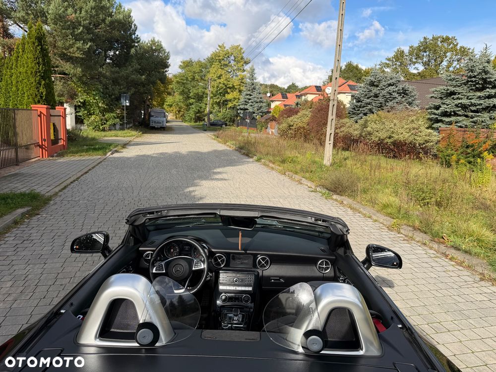 Mercedes-Benz SLC 300 9G-TRONIC - 3