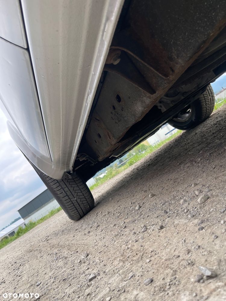 Nissan Pathfinder 2.5 DCi LE - 20