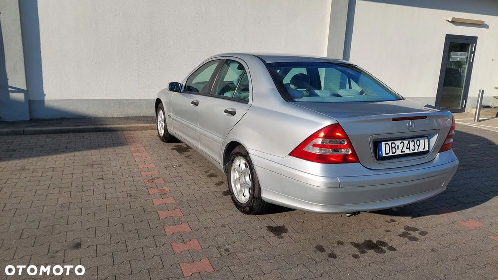 Mercedes-Benz Klasa C 180 Classic - 4