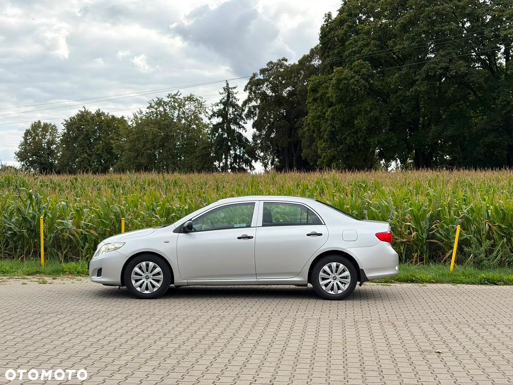 Toyota Corolla - 2