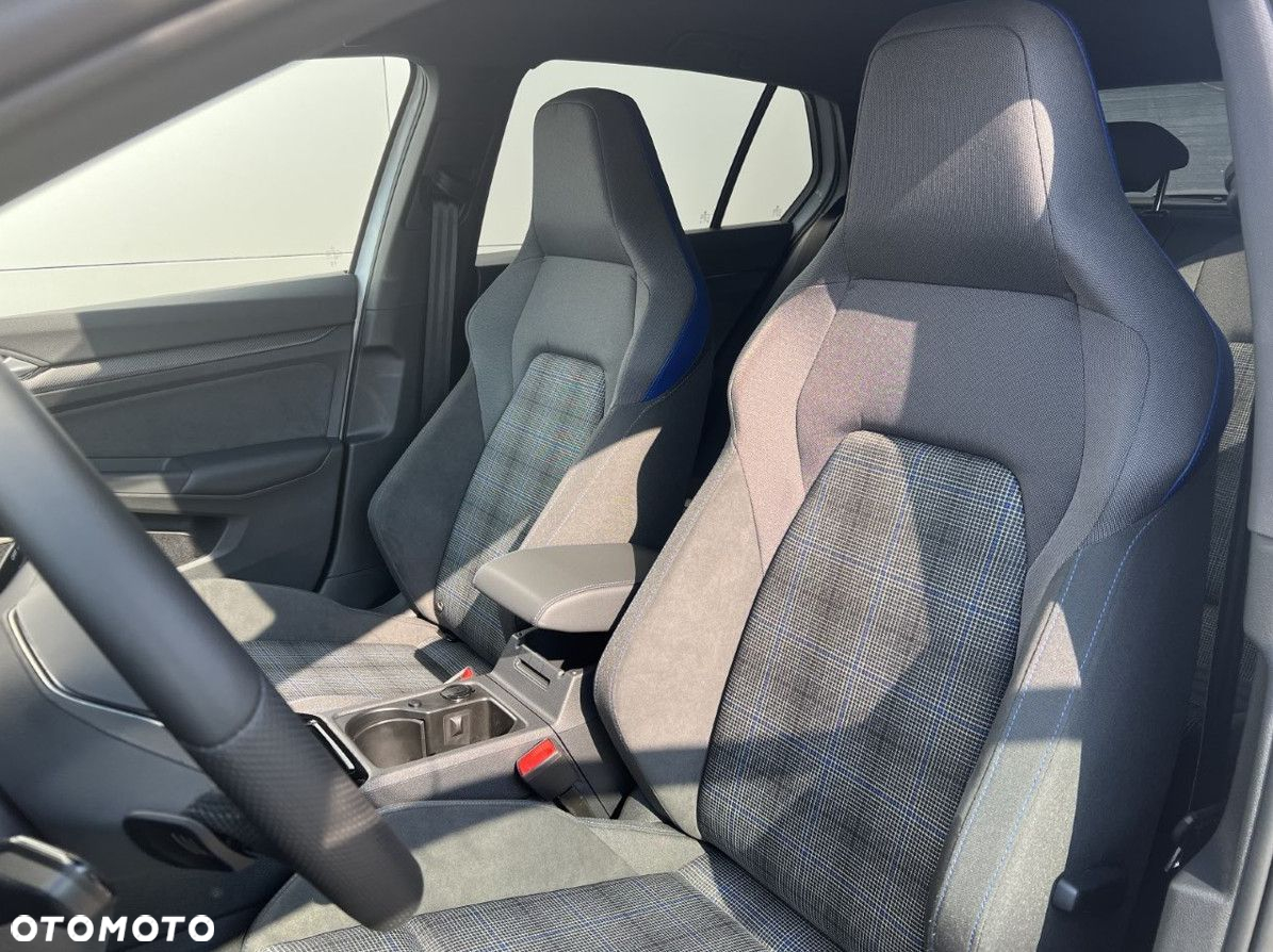 Volkswagen Golf - 18
