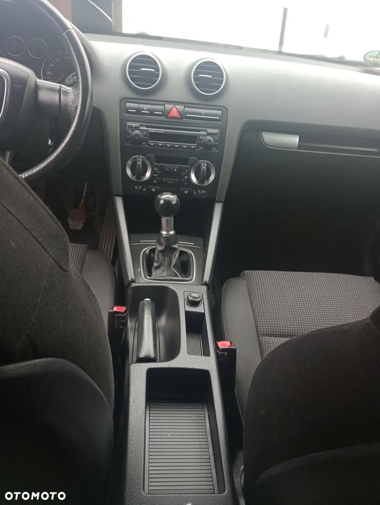 Audi A3 Sportback - 2