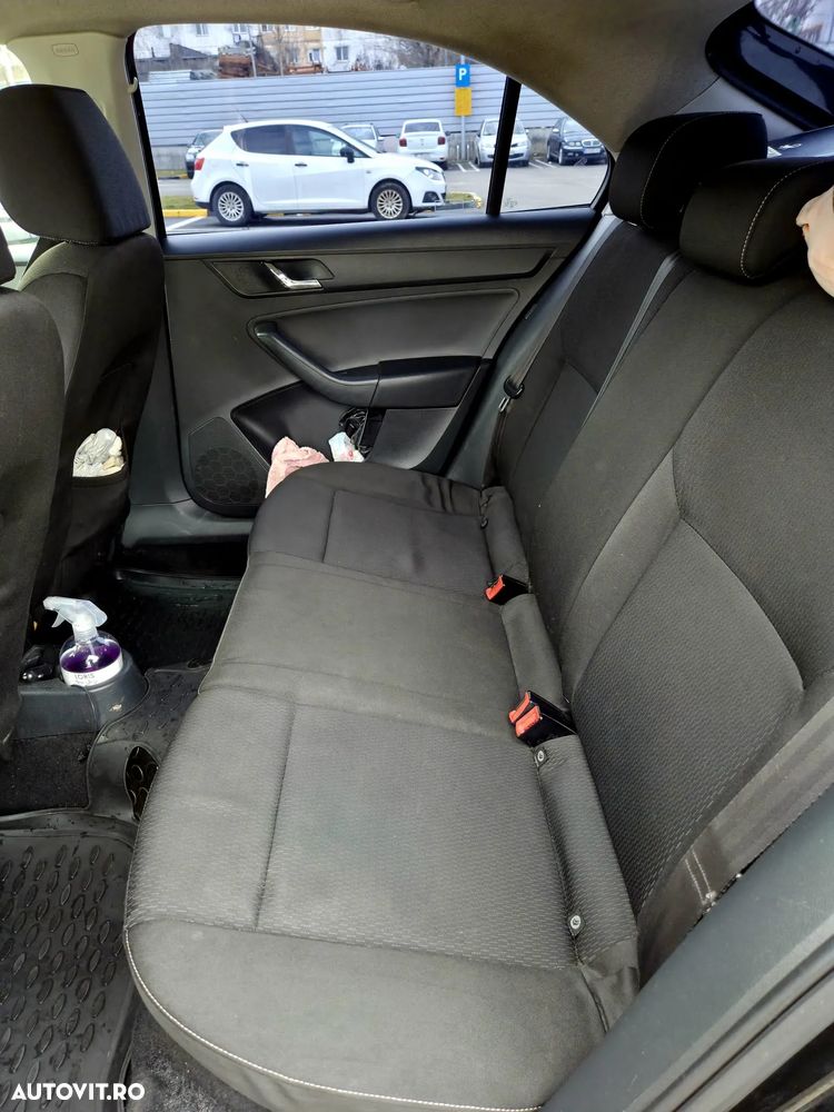 Skoda RAPID 1.6 TDI Elegance - 18