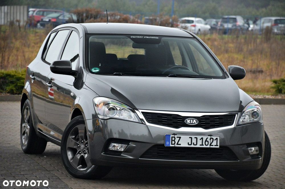 Kia Ceed - 1