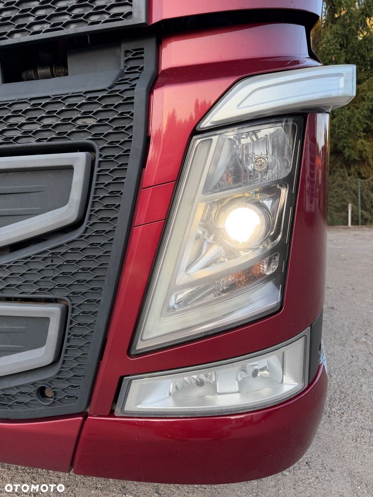 Volvo FH 500 XXL TELEWIZOR / KSENONY / FULL SPOJLERY / LAKIER METALIK / DŁUGA RAMA AKUMULATORY Z TYŁU / LAMPY LED / NAJWIĘKSZA KABINA XXL z TV / 2017 ROK !! - 10
