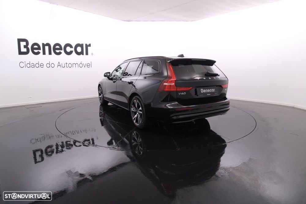Volvo V60 2.0 B4 Plus Dark Auto - 6