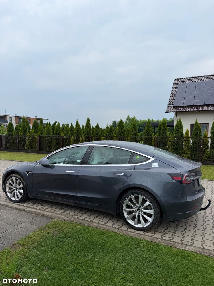 Tesla Model 3 - 6