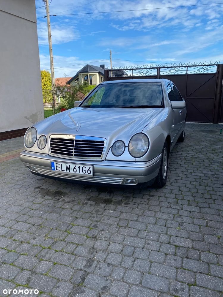 Mercedes-Benz Klasa E 250 TD Elegance - 1