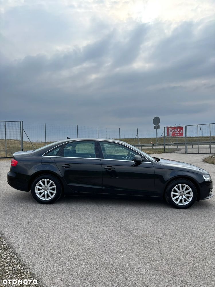 Audi A4 Limousine - 5