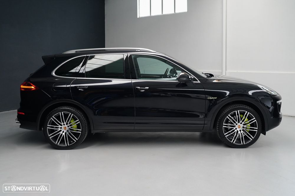 Porsche Cayenne S E-Hybrid - 17