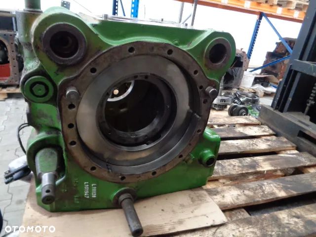 Obudowa tylnego mostu John Deere 6100 - 7