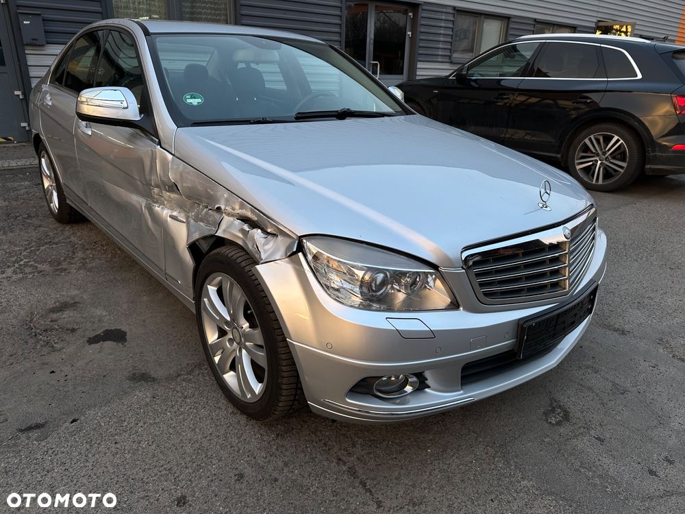 Mercedes-Benz Klasa C 320 CDI DPF 4Matic 7G-TRONIC Elegance - 2