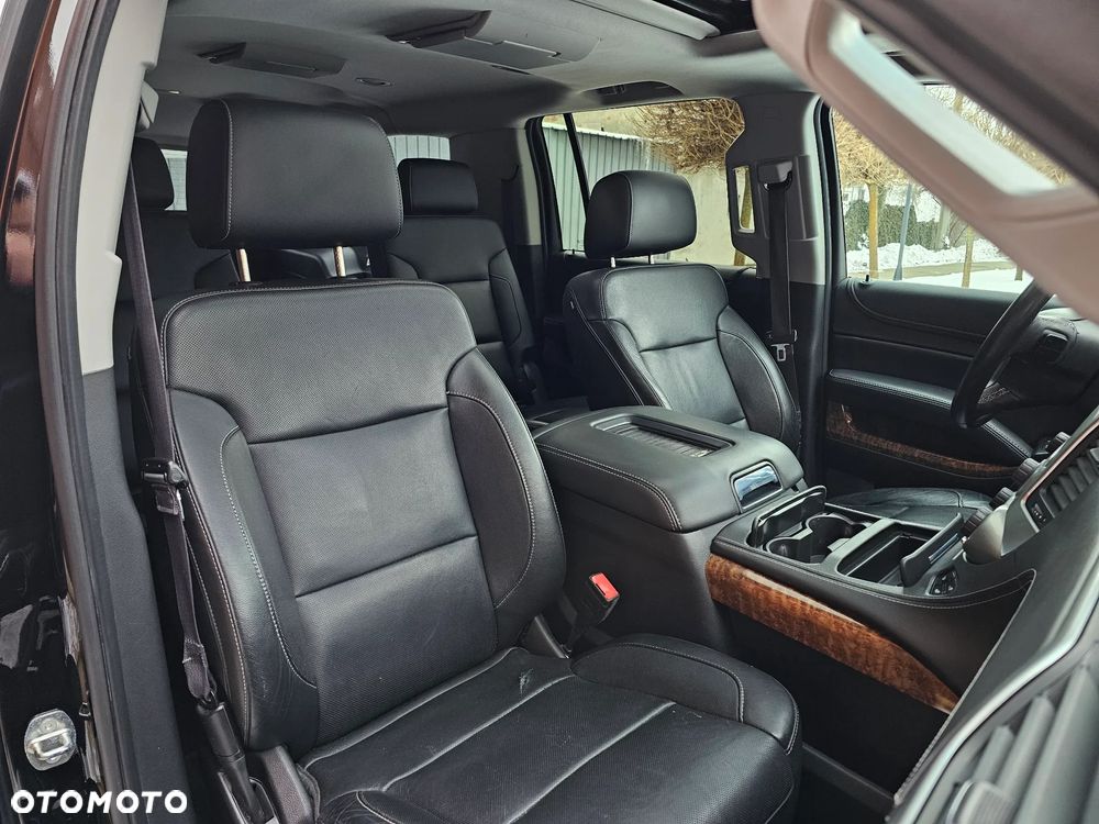Chevrolet Suburban - 17