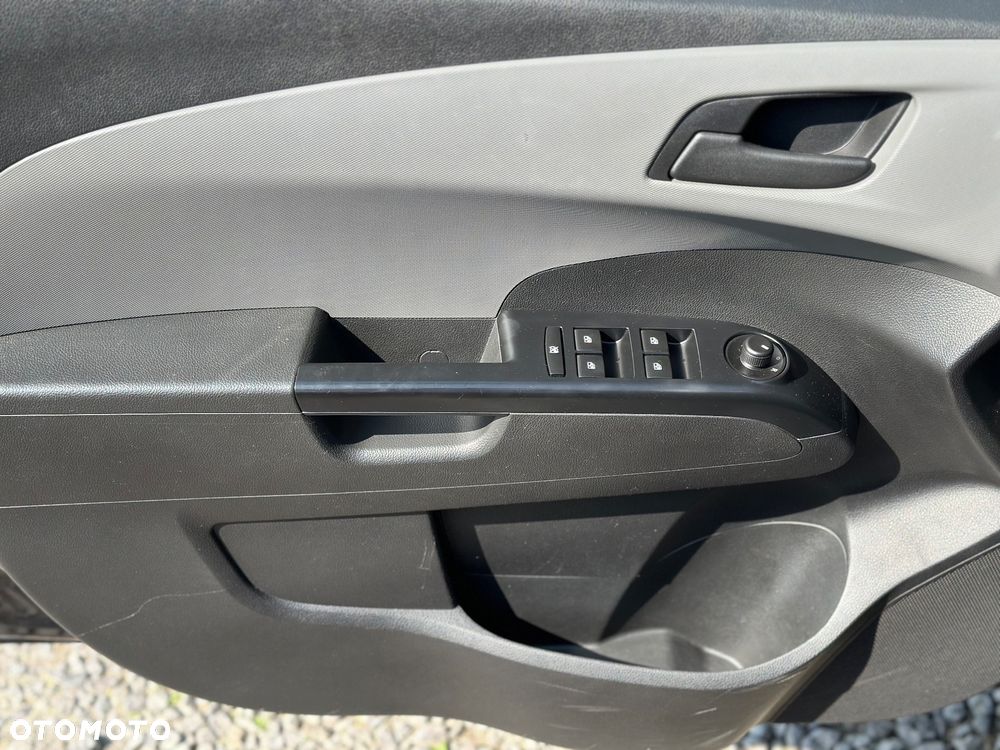 Chevrolet Aveo - 16