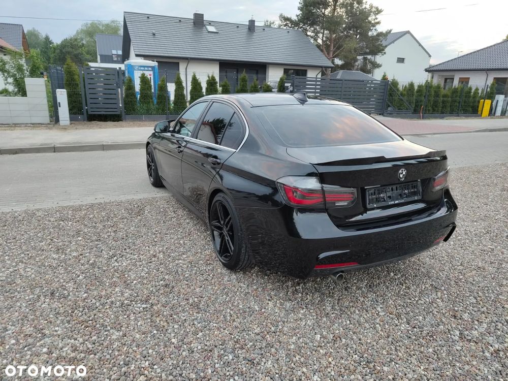 BMW Seria 3 318d Sport Line - 25