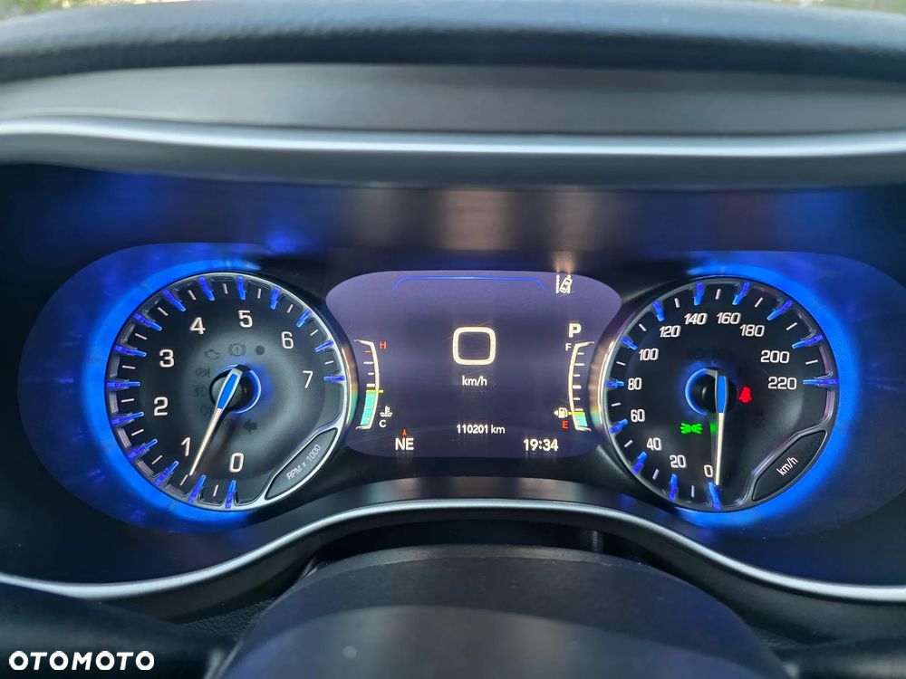 Chrysler Pacifica - 20