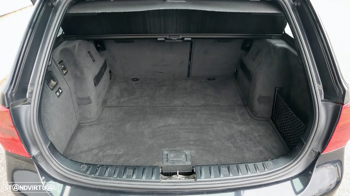 BMW 320 d Touring - 43