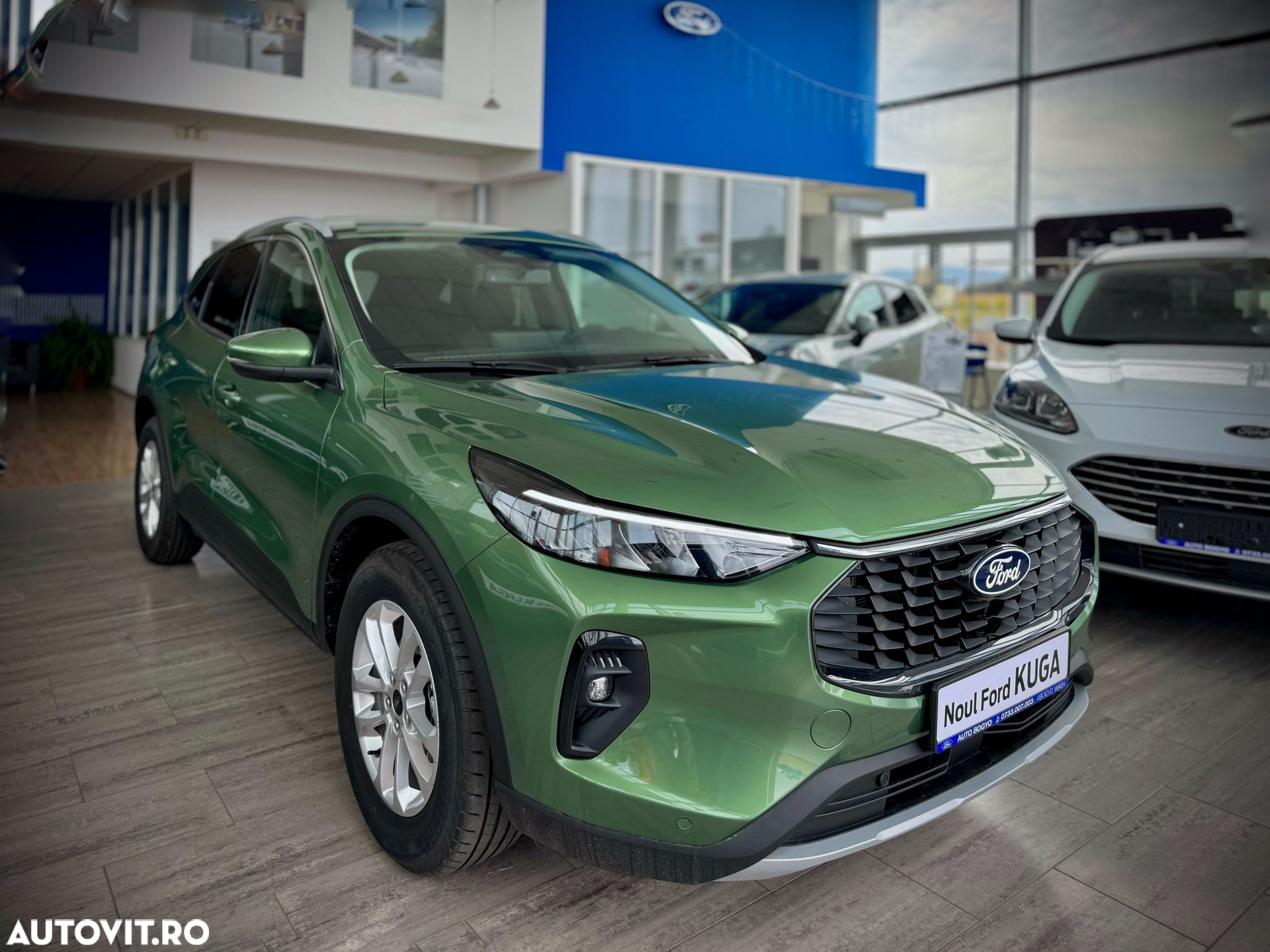 Ford Kuga 2.5 Duratec FWD FHEV Titanium - 4