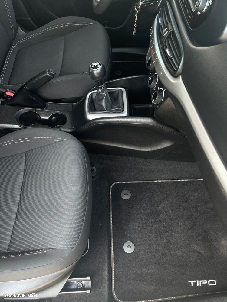 Fiat Tipo Station Wagon 1.6 M-Jet Lounge - 33