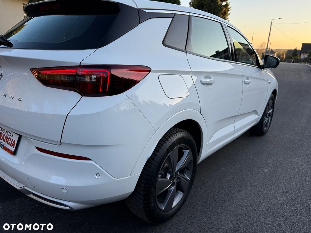 Opel Grandland 1.2 T Edition S&S - 17