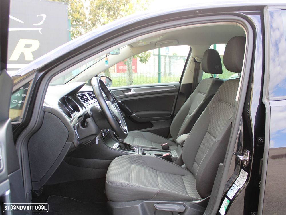 VW Golf 1.0 TSI Confortline DSG - 19