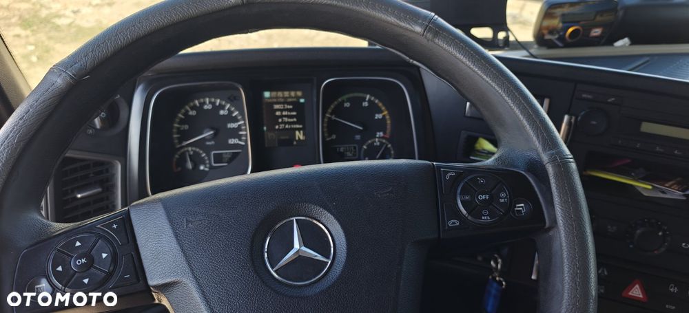 Mercedes-Benz - 5