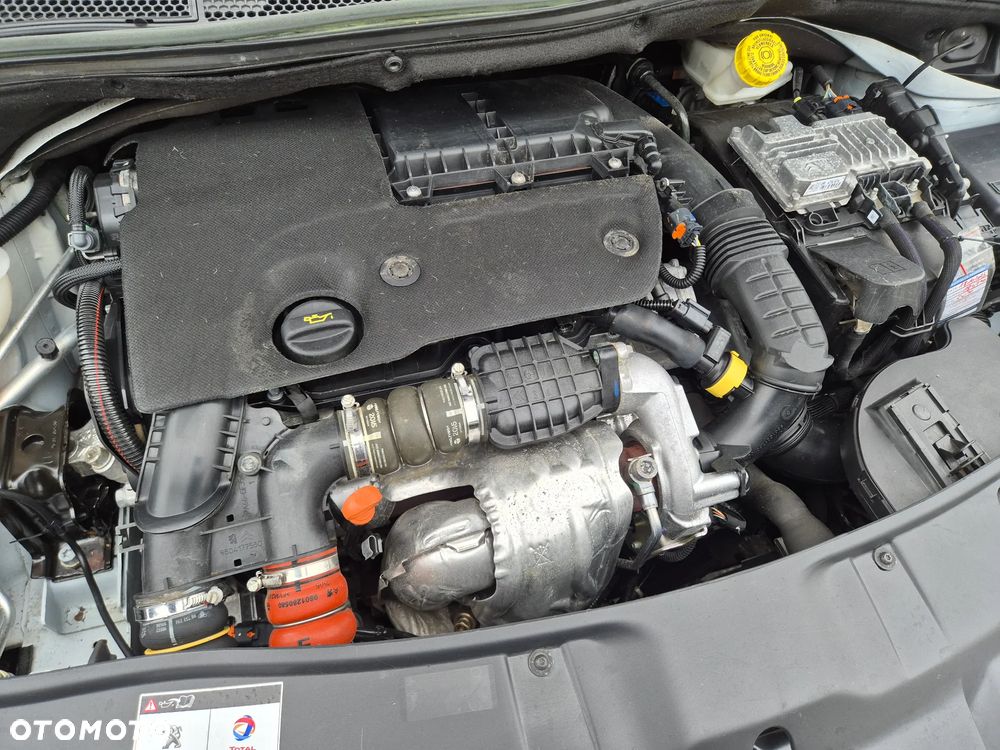 Peugeot 2008 1.6 BlueHDi Allure - 25