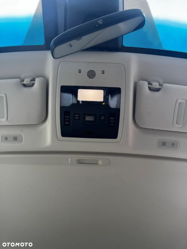 Lexus ES 300h Business Edition - 16