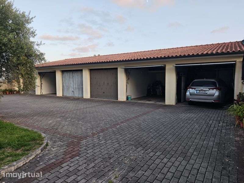 Apartamento T2 duplex Meirinhas com 2 garagens - Grande imagem: 2/2