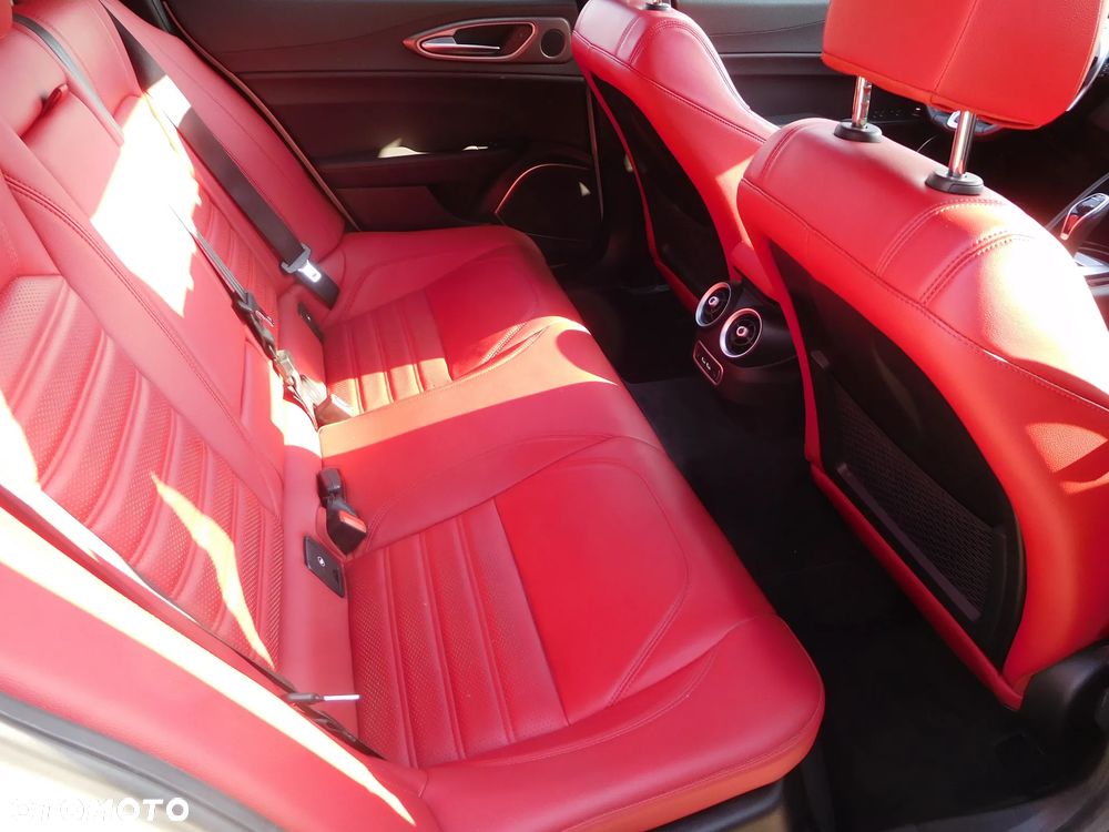 Alfa Romeo Giulia - 22