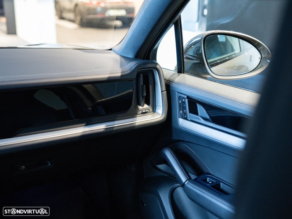Porsche Cayenne Coupé E-Hybrid - 41