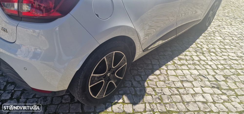 Renault Clio - 16
