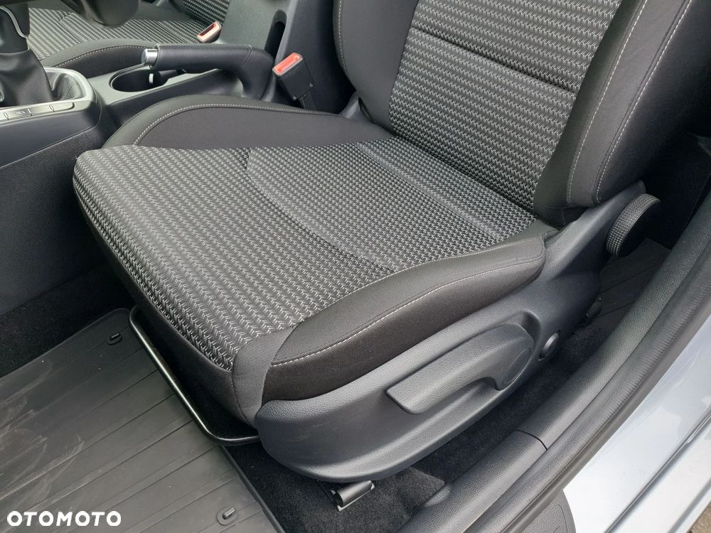 Kia Ceed 1.5 T-GDI M - 13