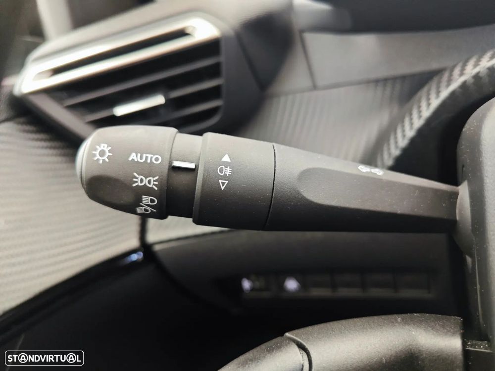 Peugeot 208 1.2 PureTech Allure Pack - 48