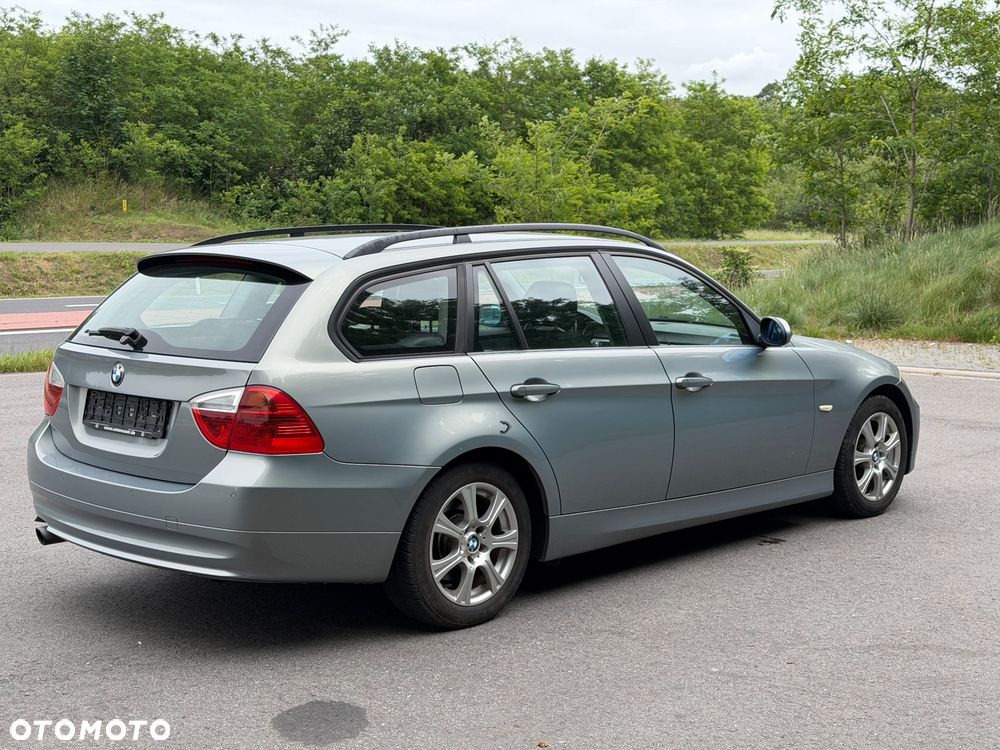 BMW Seria 3 318i Edition Exclusive - 4