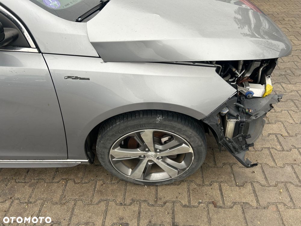 Peugeot 308 - 25