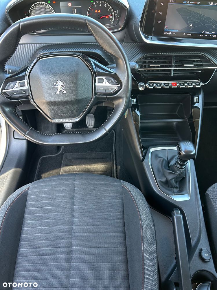 Peugeot 208 2021