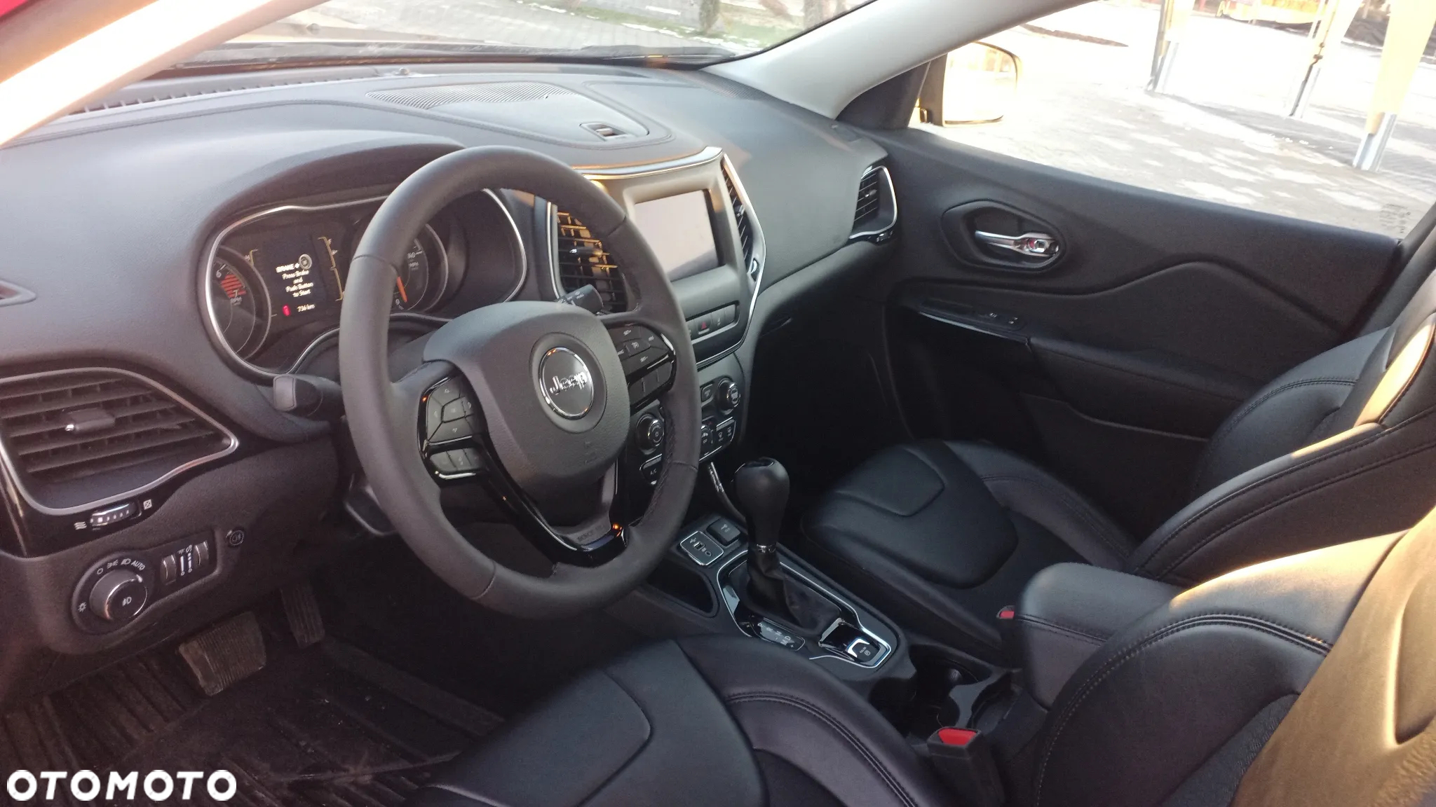 Jeep Cherokee - 25