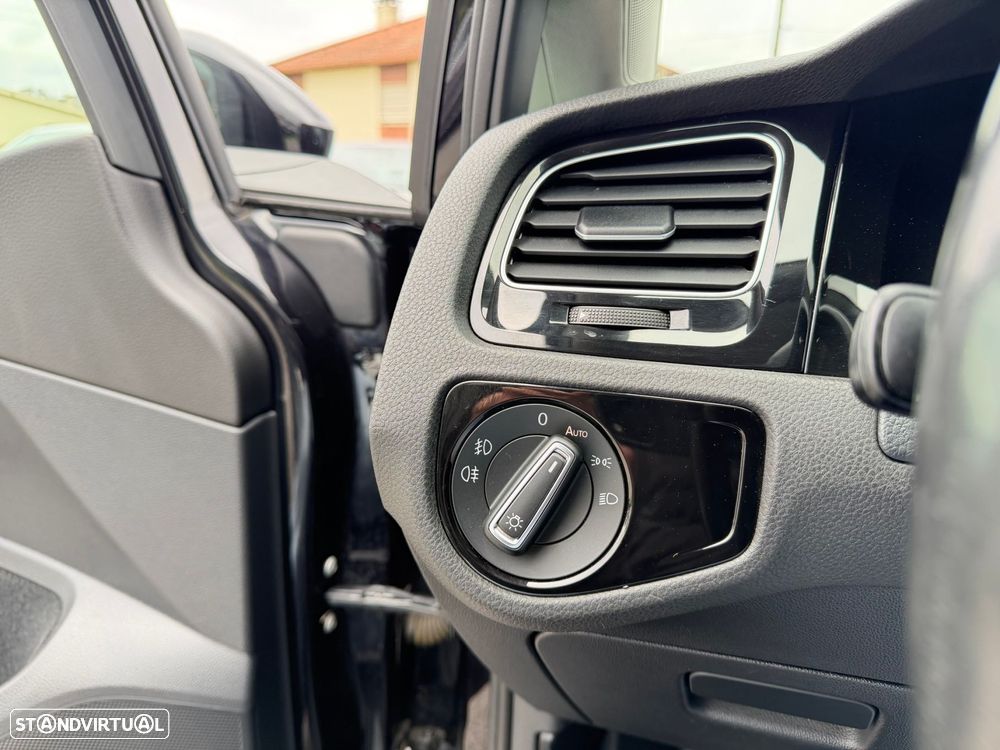 VW Golf 2.0 TDI Highline DSG - 20