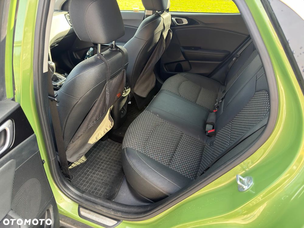 Kia XCeed 1.5 T-GDI Business Line - 14