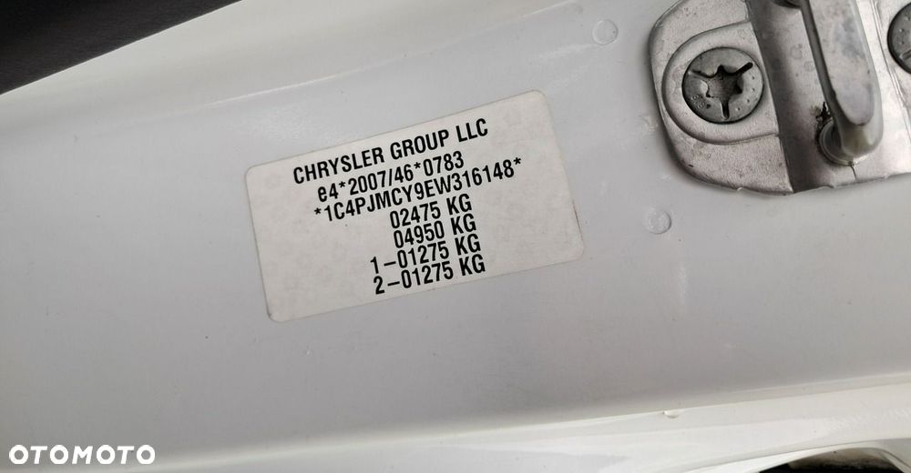 Jeep Cherokee - 25