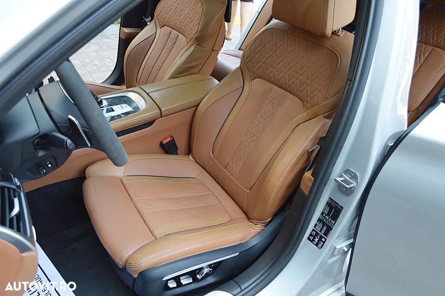 BMW Seria 7 740d xDrive - 33