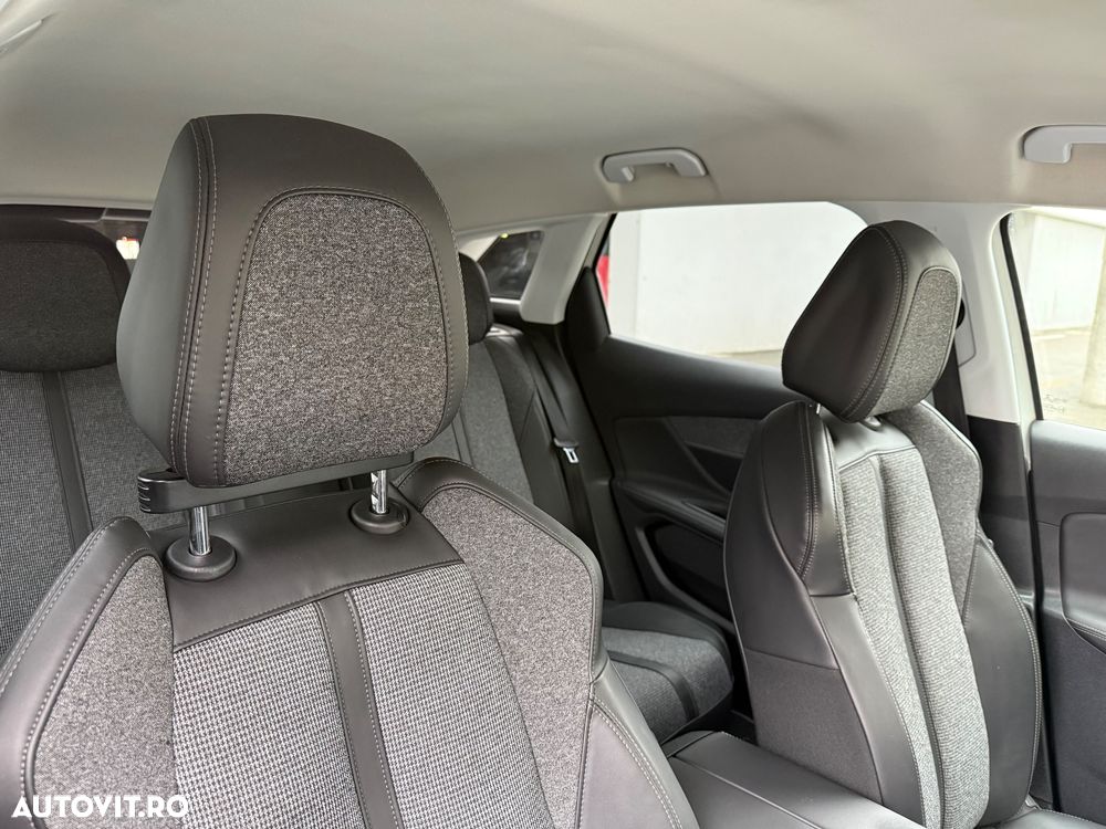 Peugeot 3008 PureTech 130 Stop & Start GPF EAT8 Allure - 32