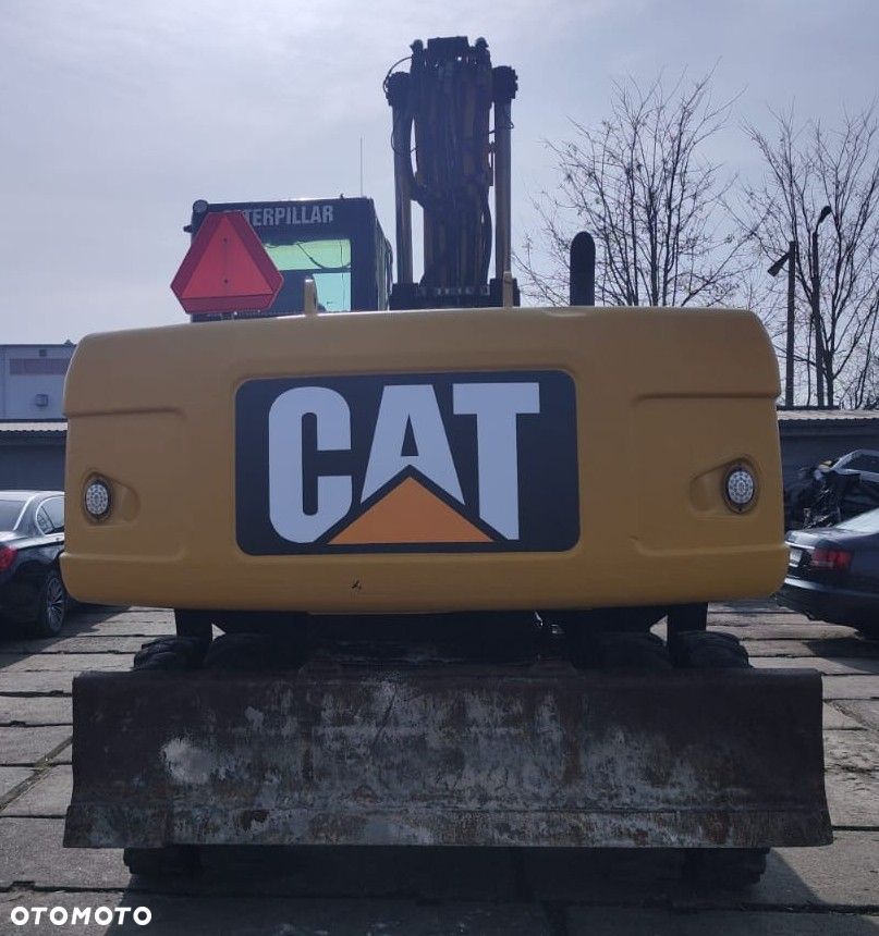Caterpillar 318D - 8