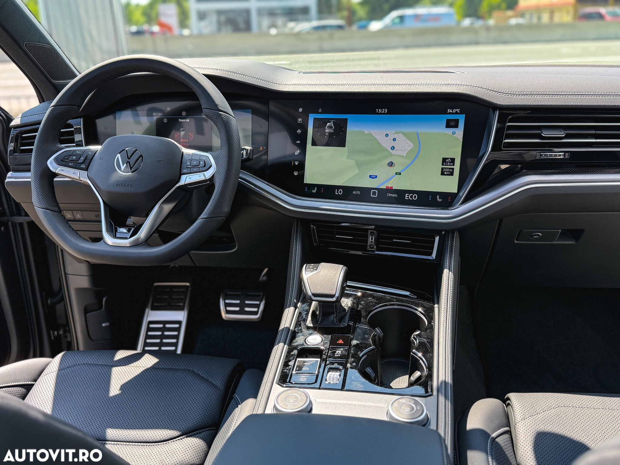Volkswagen Touareg V6 TDI 4MOTION R-Line - 27