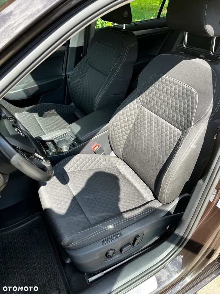 Skoda Superb 2.0 TDI 4x4 Style DSG - 11